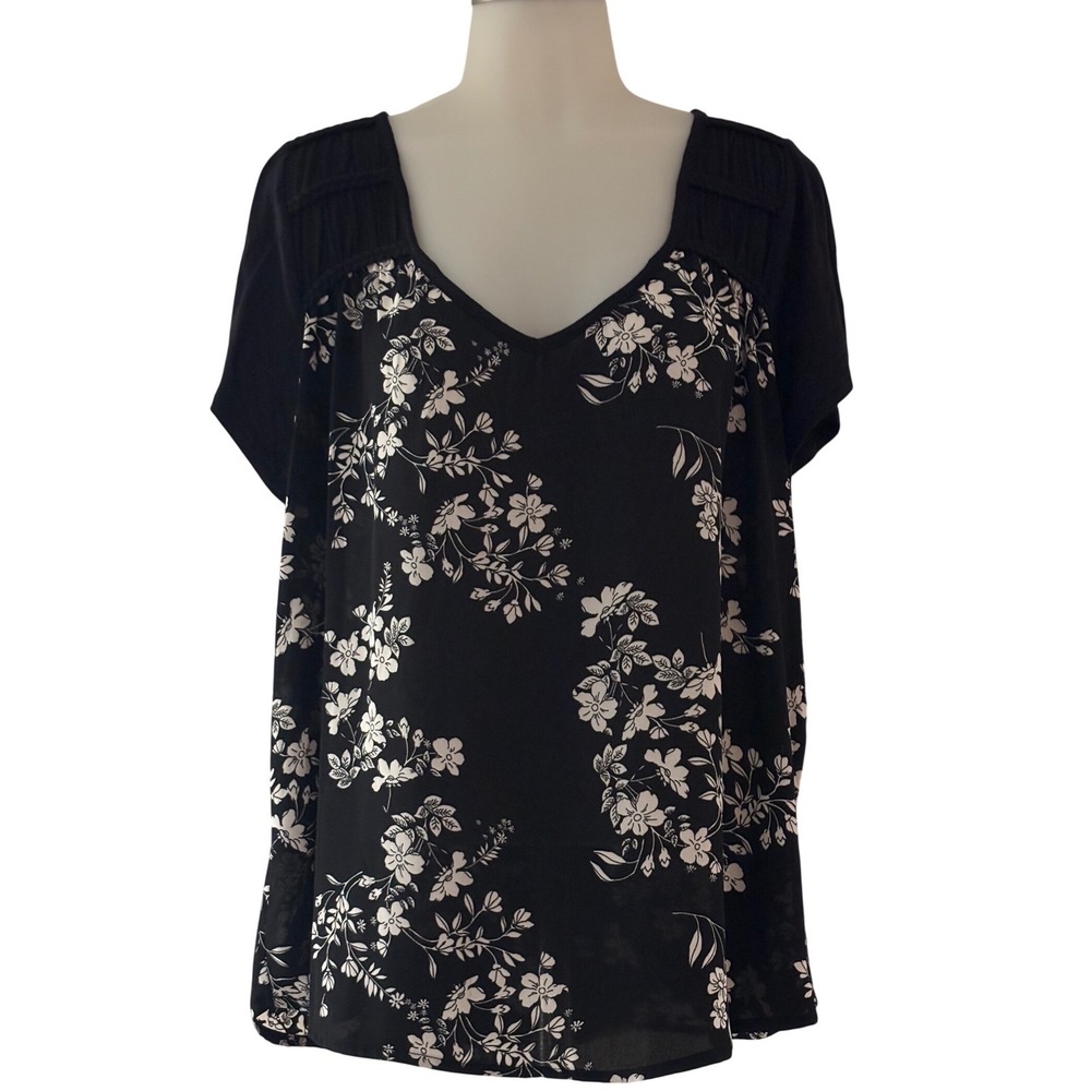 Rewind Floral V-Neck Top Women XL Black New Mixed Media‎ Pleated Shoulder Soft